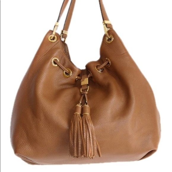 Michael Kors
Camden Large Drawstring - Picture 4 of 15